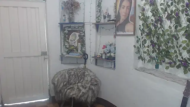 Snapshot of FunnyGrandma chatting on 10-11-25, 07:48 FunnyGrandma online show from 10-11-25, 07:48