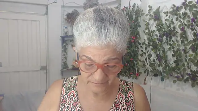 Snapshot of FunnyGrandma chatting on 02-15-25, 02:04 FunnyGrandma online show from 02-15-25, 02:04