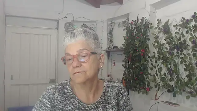 Snapshot of FunnyGrandma chatting on 02-14-25, 04:15 FunnyGrandma online show from 02-14-25, 04:15