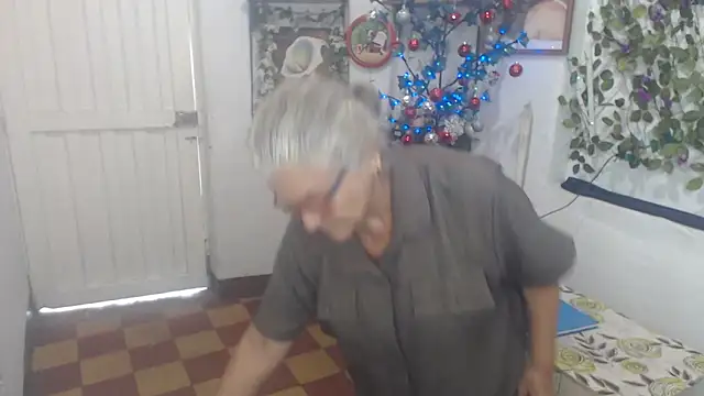 FunnyGrandma online show from 12-17-25, 08:36