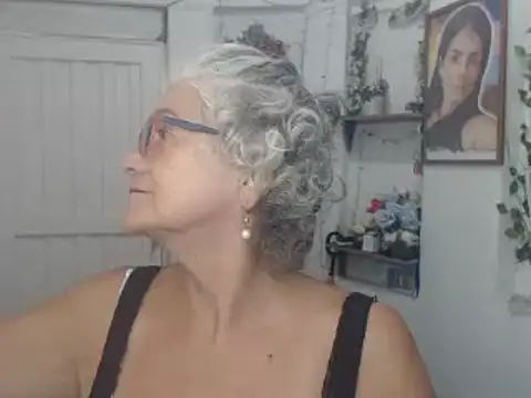 Snapshot of FunnyGrandma chatting on 09-14-25, 11:16 FunnyGrandma online show from 09-14-25, 11:16