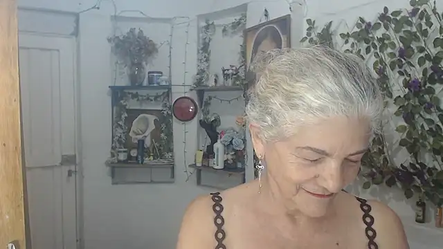 FunnyGrandma online show from 07-11-26, 11:38