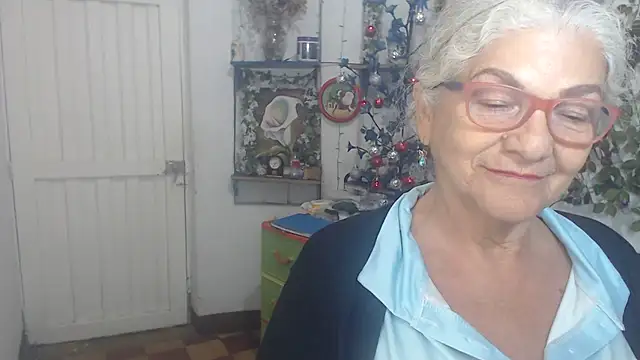 FunnyGrandma online show from 12-23-25, 02:33