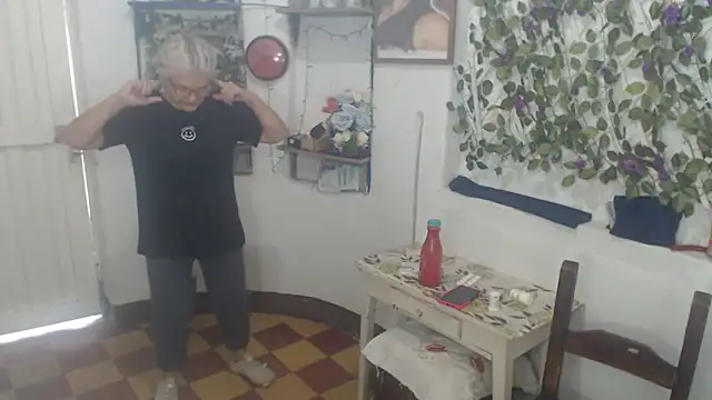 FunnyGrandma online show from 02-07-26, 04:59