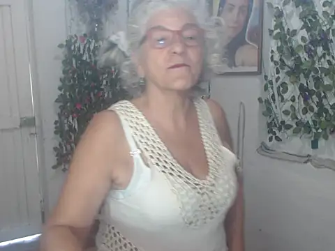 FunnyGrandma online show from 11-21-25, 06:18