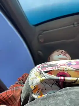 Model9798 online show from 04-04-26, 09:05