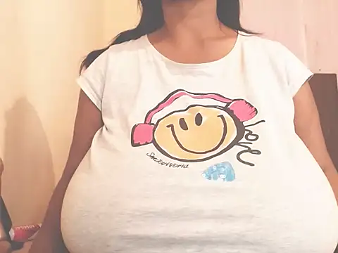 MissTits online show from 06-15-26, 12:05