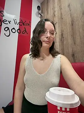 The Snowwhitee online show from 04-18-26, 09:15