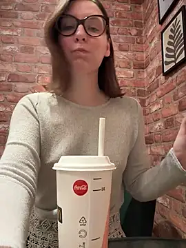 The Snowwhitee online show from 12-14-25, 09:15