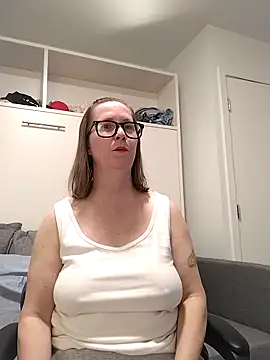 SweetandNaughty1 online show from 03-11-26, 04:12