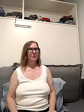 SweetandNaughty1 online show from 06-05-26, 03:55