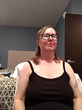 Snapshot of SweetandNaughty1 chatting on 10-19-25, 04:43 SweetandNaughty1 online show from 10-19-25, 04:43