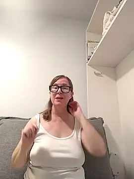 Snapshot of SweetandNaughty1 chatting on 10-27-25, 09:16 SweetandNaughty1 online show from 10-27-25, 09:16