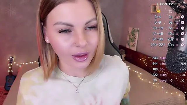 Snapshot of Your_Sweet_Lilu chatting on 03-06-25, 05:22 Your Sweet Lilu online show from 03-06-25, 05:22