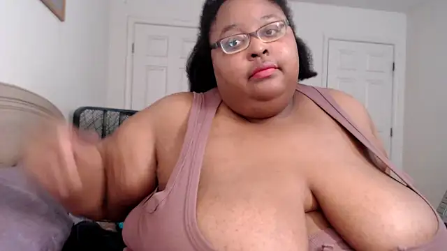 Snapshot of Loves_Aura chatting on 03-07-26, 01:12 Loves Aura online show from 03-07-26, 01:12