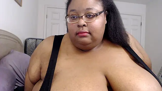 Snapshot of Loves_Aura chatting on 03-21-26, 12:45 Loves Aura online show from 03-21-26, 12:45