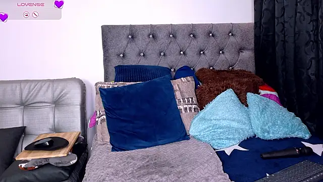 Snapshot of candy_sex_hot_ chatting on 03-10-26, 04:38 candy sex hot online show from 03-10-26, 04:38