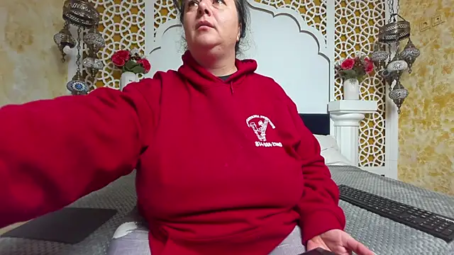 Snapshot of AleshaArabian chatting on 10-21-25, 03:17 AleshaArabian online show from 10-21-25, 03:17