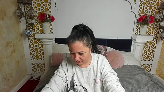 AleshaArabian online show from 10-25-25, 04:22