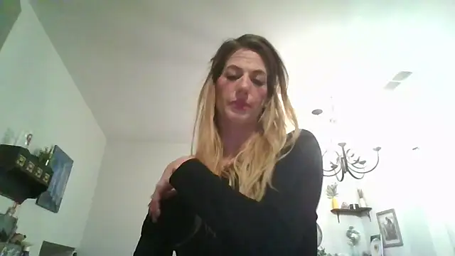 Snapshot of Rhodesxox chatting on 10-31-25, 05:48 Rhodesxox online show from 10-31-25, 05:48