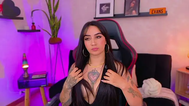 EmmyEvans1 online show from 02-04-26, 07:42