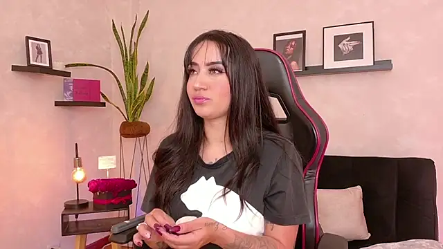 EmmyEvans1 online show from 01-14-26, 07:39