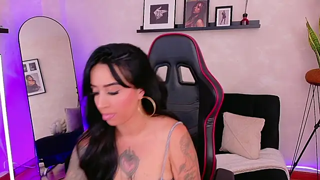 EmmyEvans1 online show from 04-07-26, 07:37