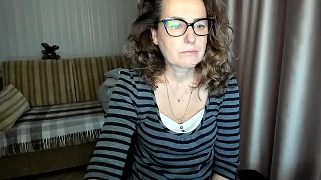 lauraoven online show from 11-27-25, 08:04