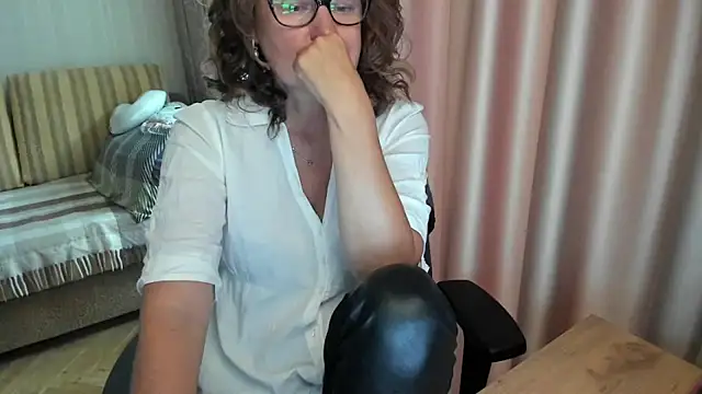 lauraoven online show from 07-20-26, 10:39