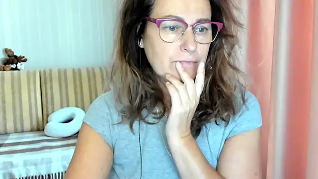 lauraoven online show from 10-19-25, 12:52