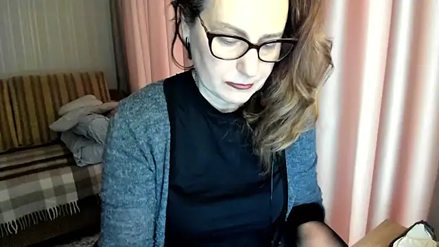 lauraoven online show from 02-19-26, 07:49