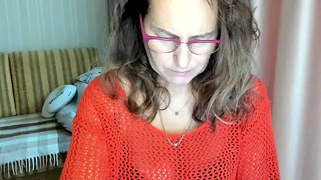 lauraoven online show from 10-14-25, 08:15