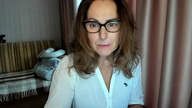 lauraoven online show from 11-14-25, 08:07