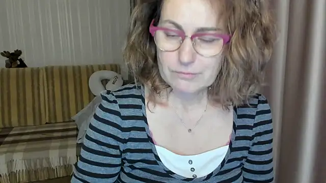 lauraoven online show from 03-18-25, 01:44