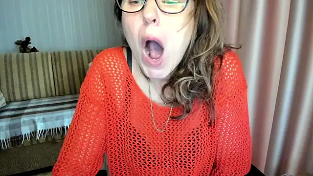 lauraoven online show from 11-11-25, 07:36