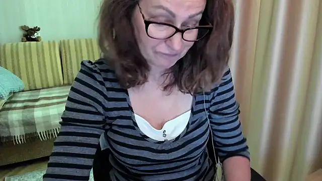 lauraoven online show from 06-19-26, 08:20