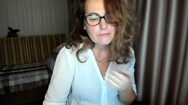 lauraoven online show from 12-04-25, 07:51