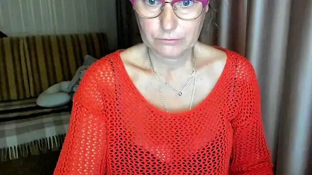 lauraoven online show from 10-04-25, 07:43