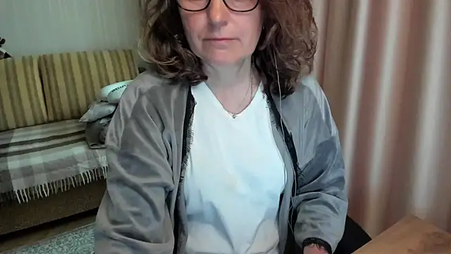 lauraoven online show from 05-30-26, 07:47