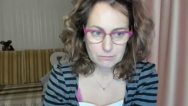 lauraoven online show from 03-18-25, 09:34