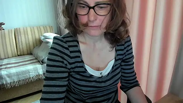 lauraoven online show from 05-10-26, 08:07