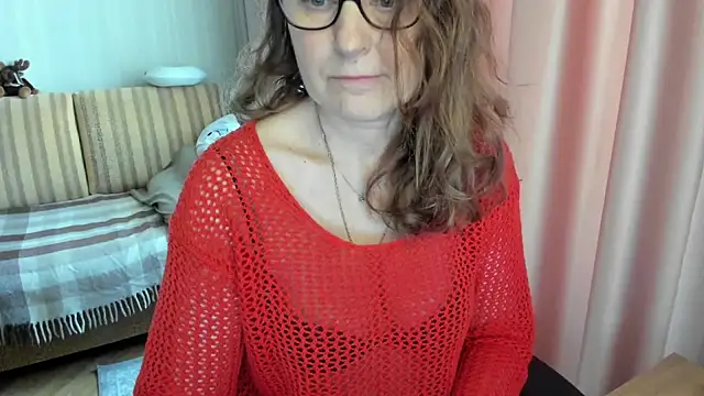 lauraoven online show from 04-01-26, 02:03