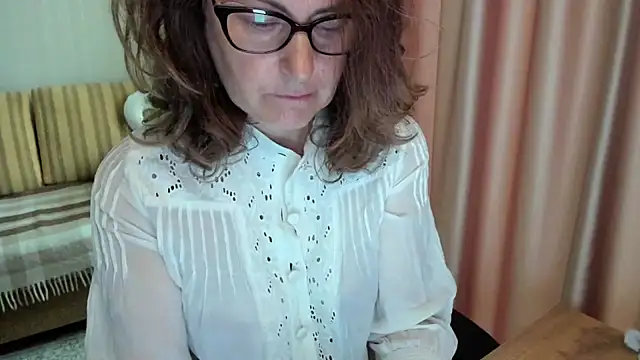 lauraoven online show from 07-10-26, 06:46