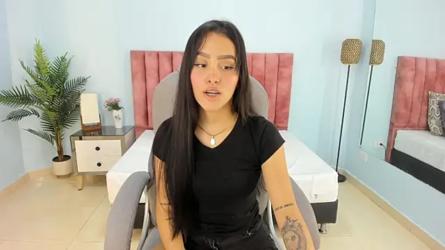 tati saldarriaga online show from 02-16-26, 07:56