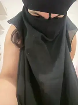 Snapshot of Marocainegroscul chatting on 02-08-26, 10:18 Marocainegroscul online show from 02-08-26, 10:18