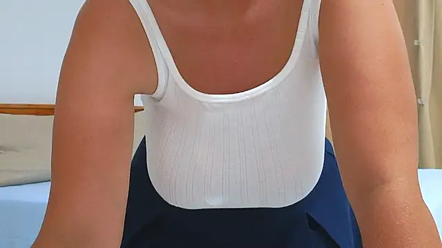 CurvyJules69 online show from 03-11-26, 04:50