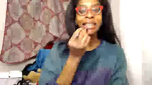 Snapshot of MissMegane chatting on 01-28-25, 07:21 MissMegane online show from 01-28-25, 07:21