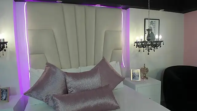 Sofiia W26 online show from 05-20-26, 12:57