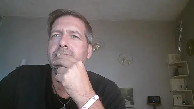 matrikes1 online show from 10-15-25, 02:47