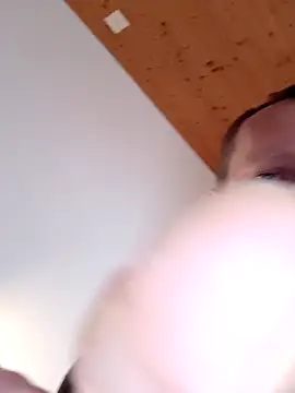 Snapshot of Kw8585kw chatting on 02-14-26, 03:34 Kw8585kw online show from 02-14-26, 03:34